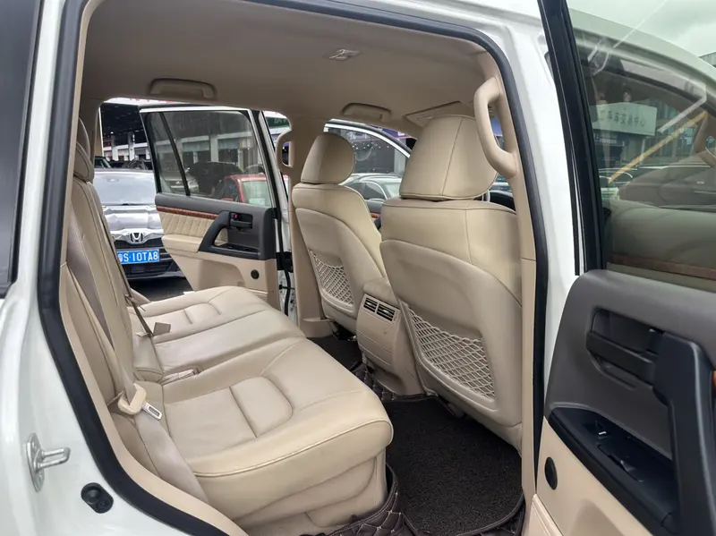Toyota TGS Land Cruiser — фото 12