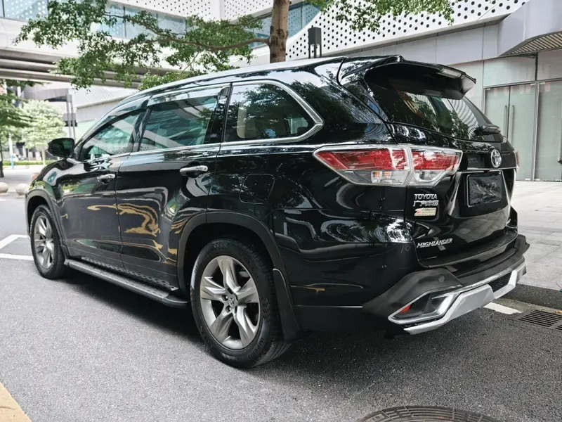 Toyota Highlander — фото 4