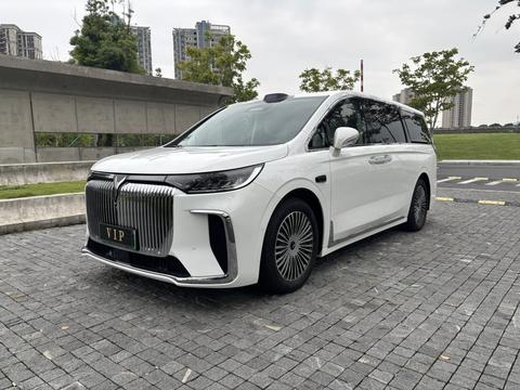 VOYAH Dreamer PHEV