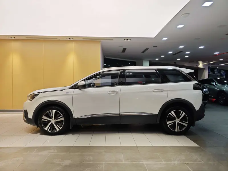 Peugeot 5008 — фото 4