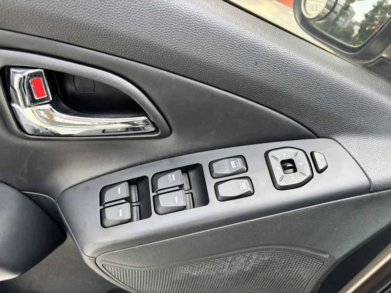 Hyundai ix35 — фото 18