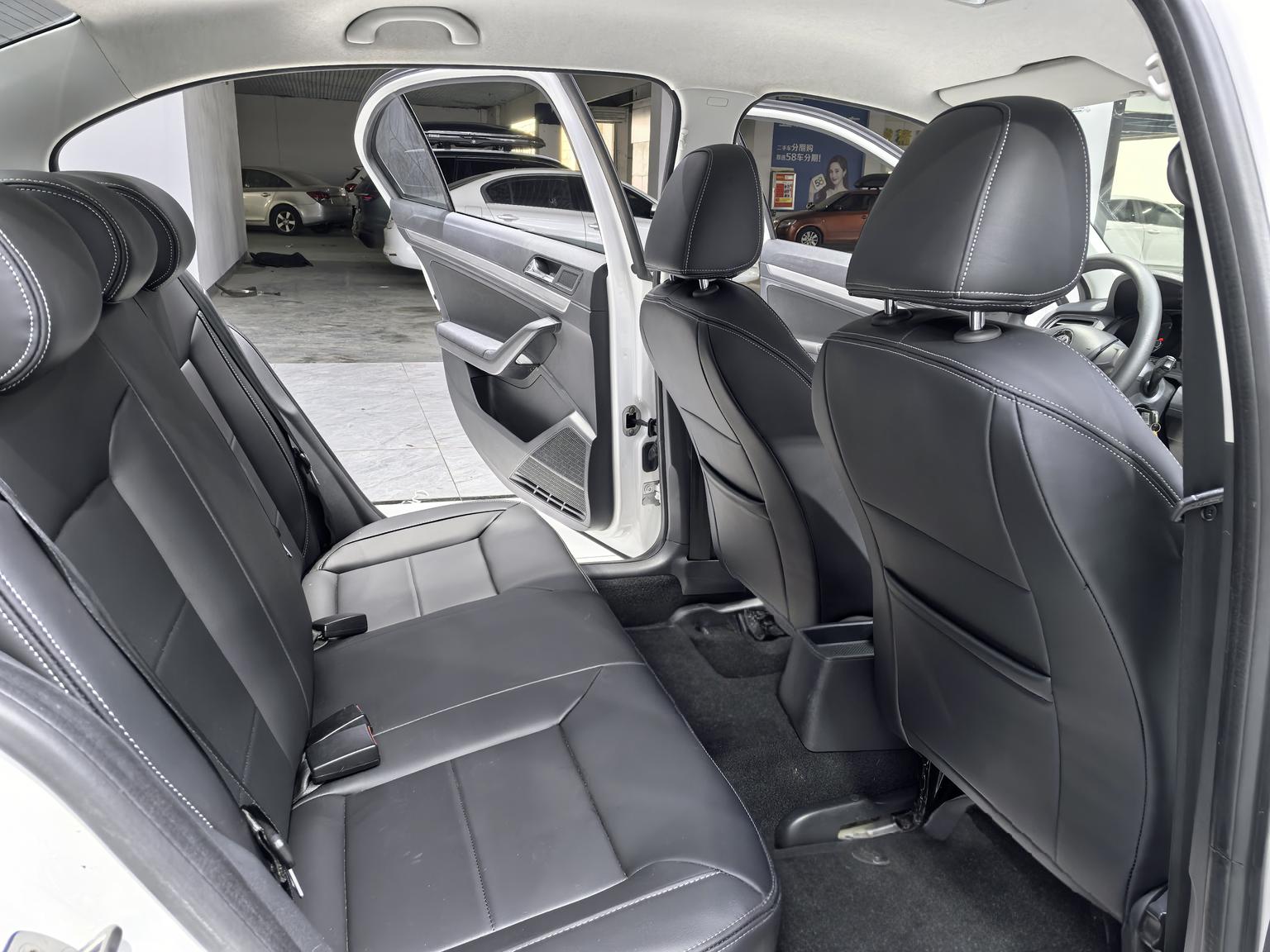 Volkswagen Lavida: фотография 8 из 15