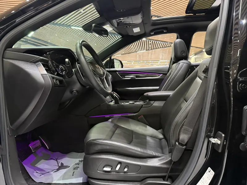 Cadillac XT5 — фото 11