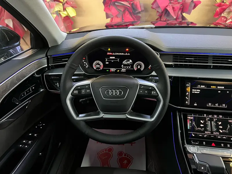 Audi A8 — фото 9