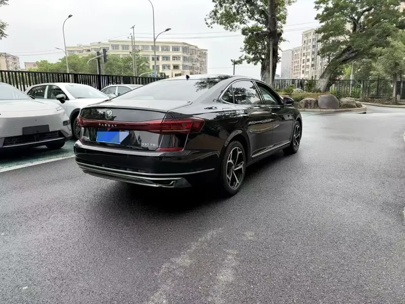 Volkswagen Passat — фото 6