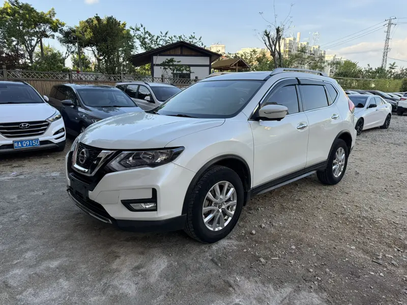 Nissan X-Trail — фото 1