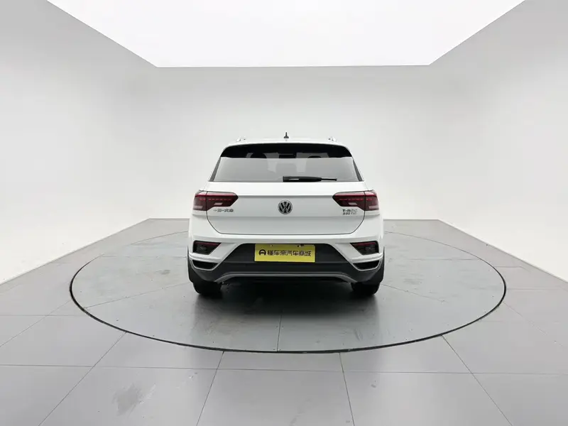 Volkswagen T-Roc — фото 6