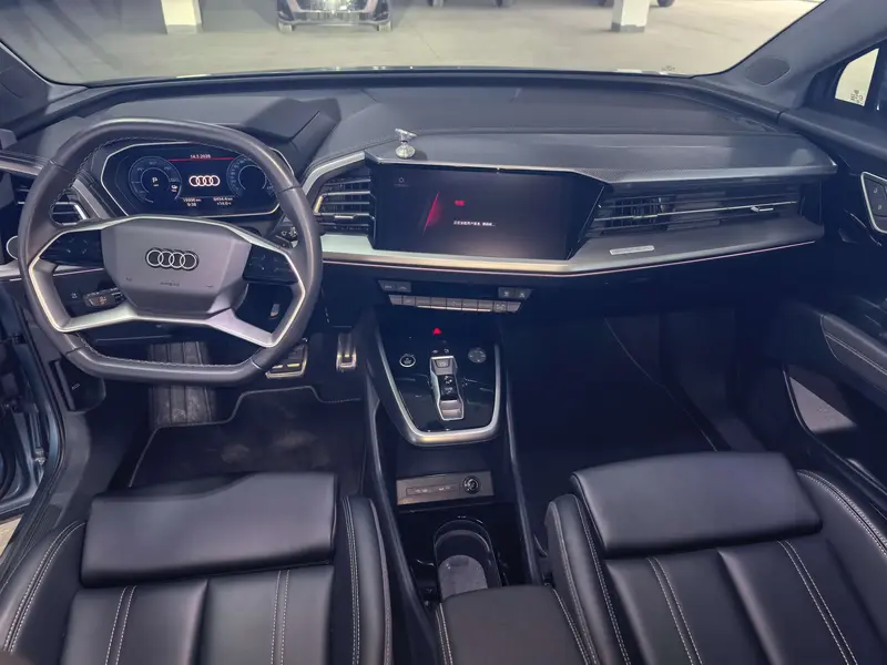 Audi Q4 e-tron — фото 8