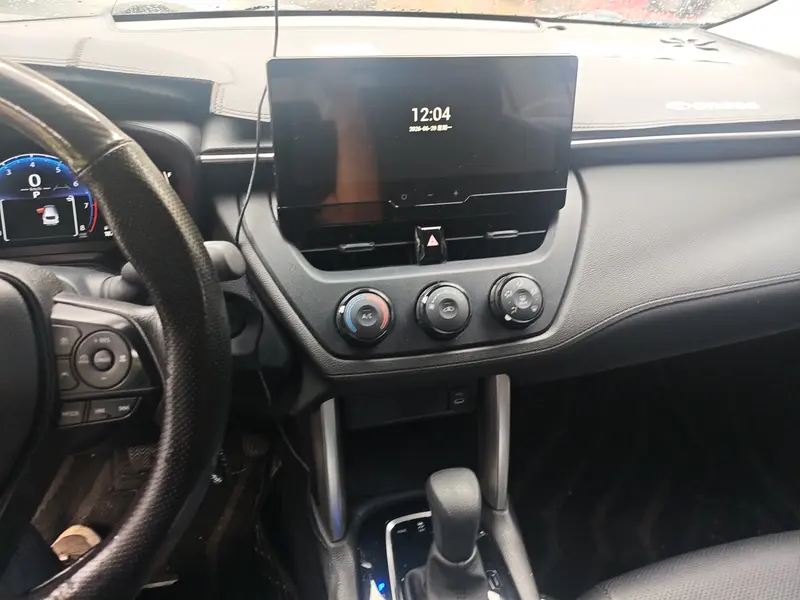Toyota Corolla Cross — фото 12