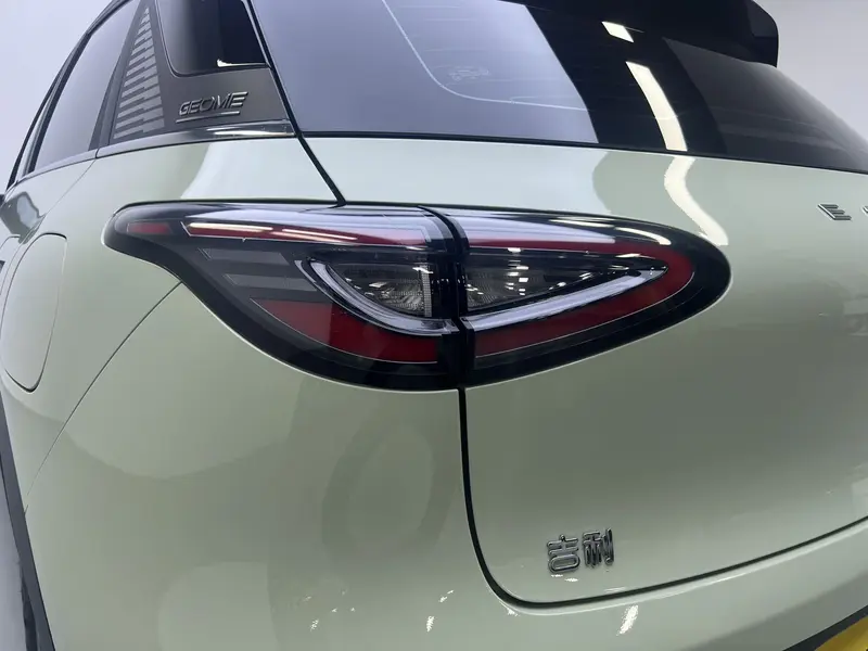 Geely Galaxy Starwish — фото 10