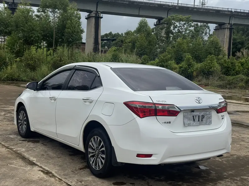 Toyota Corolla — фото 4