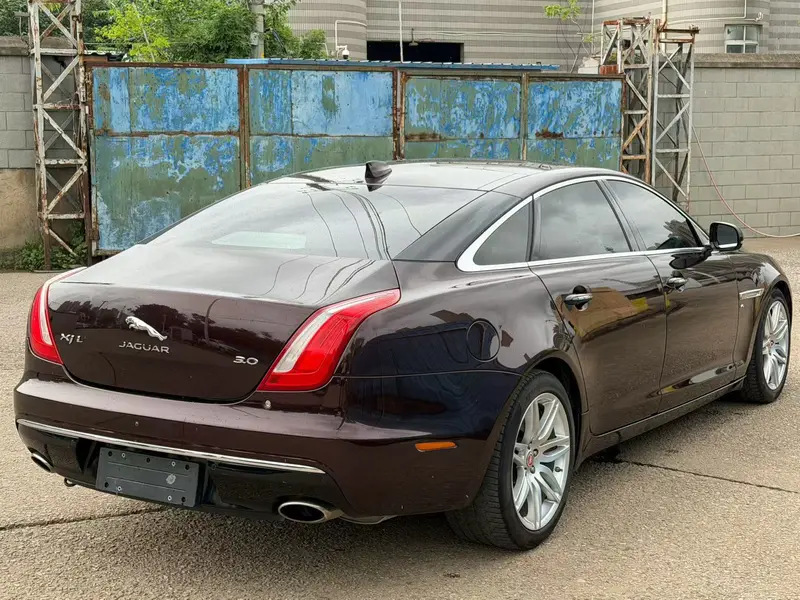 Jaguar XJ — фото 6