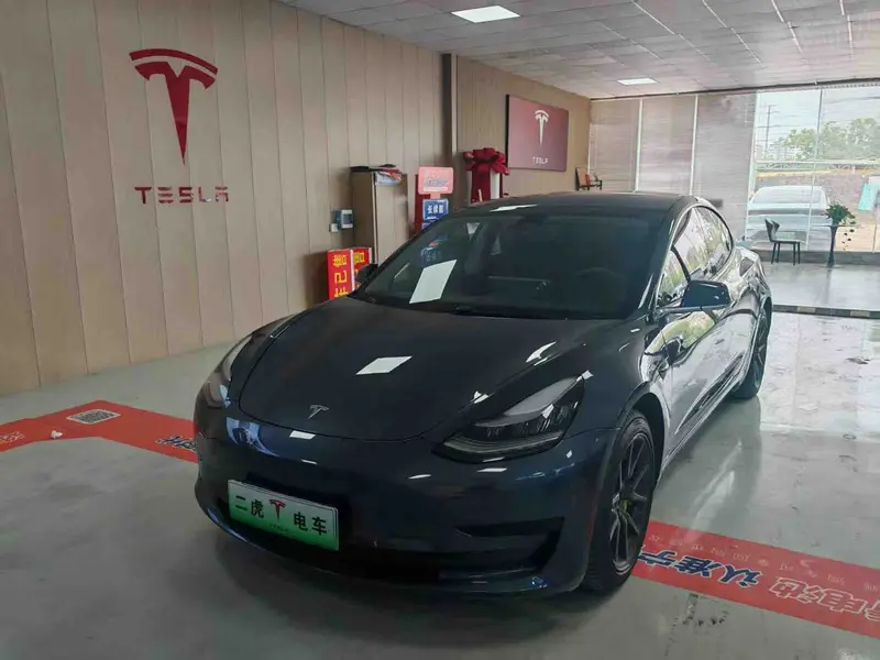 Tesla Model 3 RWD — фото 1