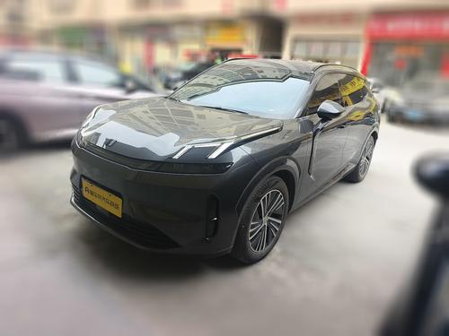 Lynk & Co 08 EM-P