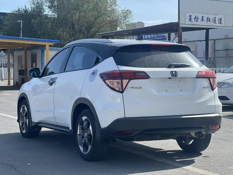 Honda Vezel 1.8L CVT моноприводный люкс — фото 4