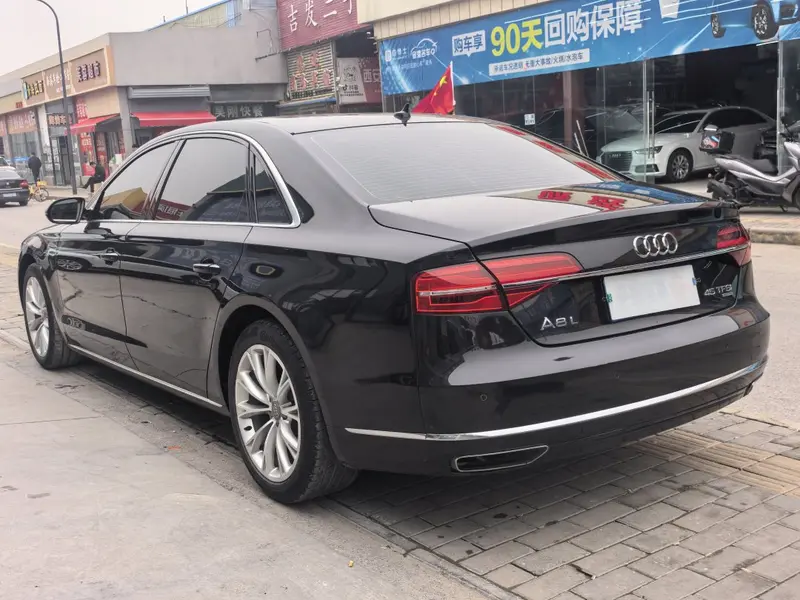 Audi A8 — фото 4