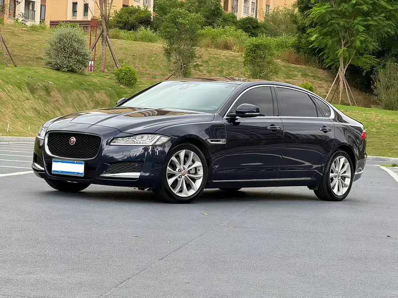Jaguar XFL — фото 1
