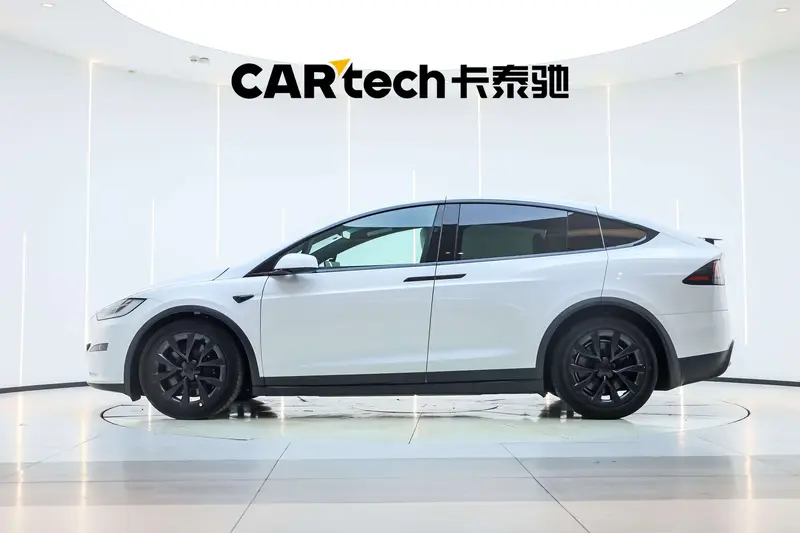 Tesla Model X — фото 4
