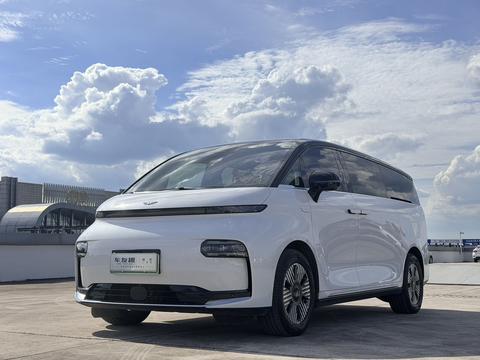 Geely Galaxy LEVC L380