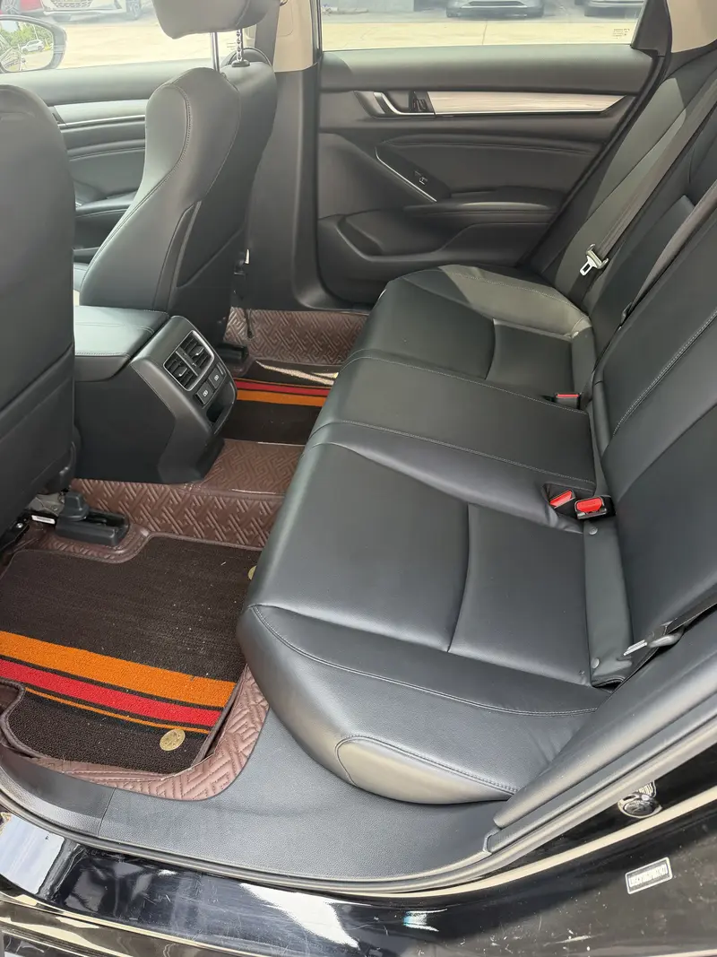 Honda Accord — фото 12