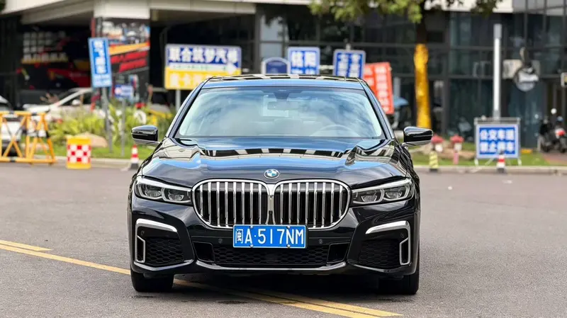 BMW 7 Series 730Li продвинутая — фото 2