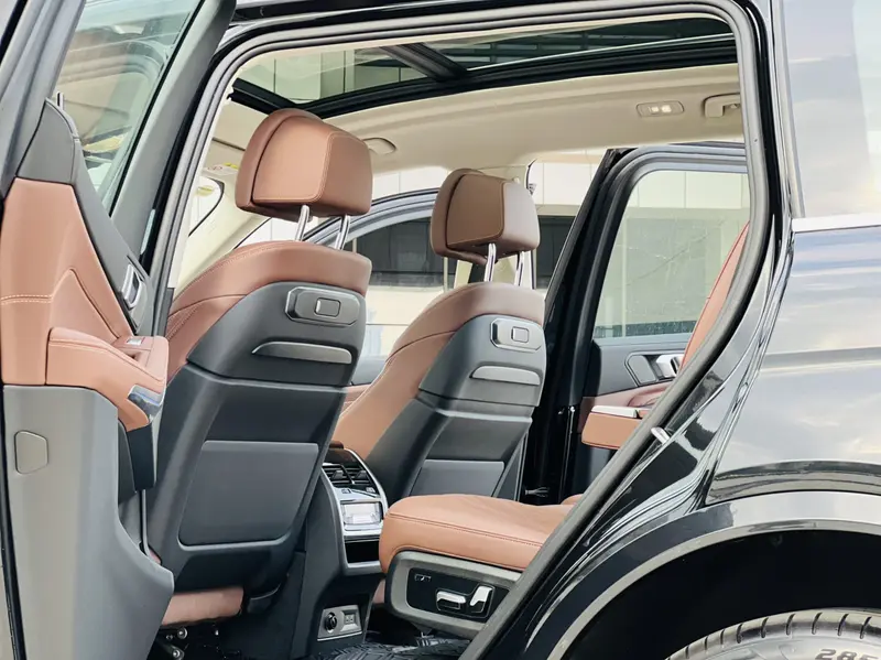 BMW X7 — фото 10