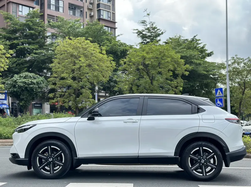 Honda Vezel 1.5L CVT элит — фото 4