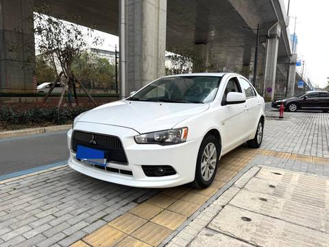 Mitsubishi 2013 Fashion 1.8L MT Comfort