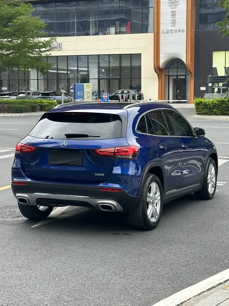 Mercedes-Benz GLA — фото 7