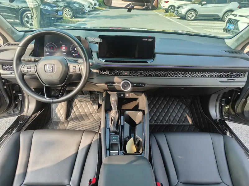 Honda Accord — фото 9