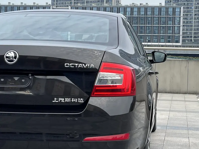 Skoda Octavia — фото 7