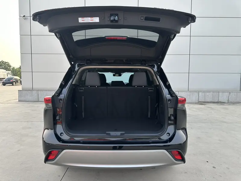 Toyota Highlander — фото 13