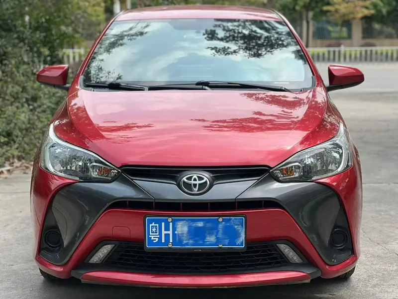 Toyota Yaris L — фото 2
