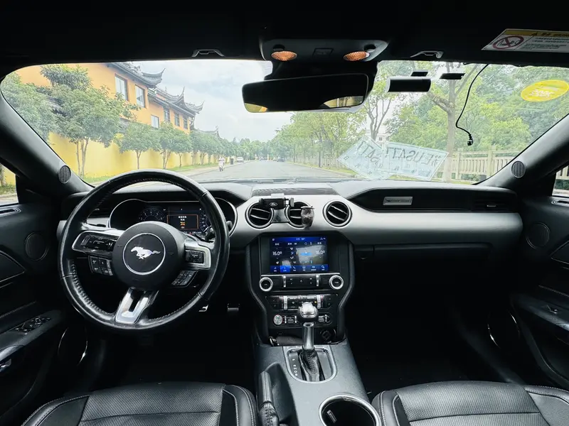 Ford Mustang 2.3T EcoBoost — фото 7