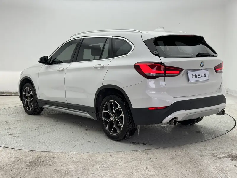 BMW X1 — фото 3