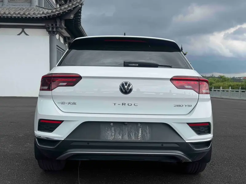 Volkswagen T-Roc — фото 5