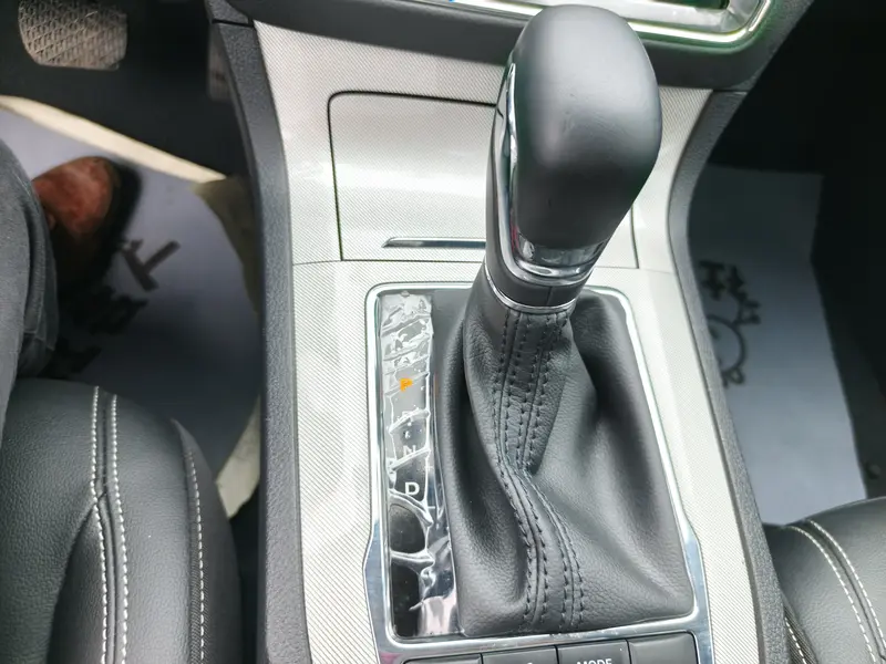 Roewe eRX5 — фото 14