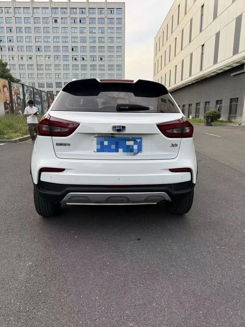 Geely Vision X3 1.5L CVT элит — фото 4
