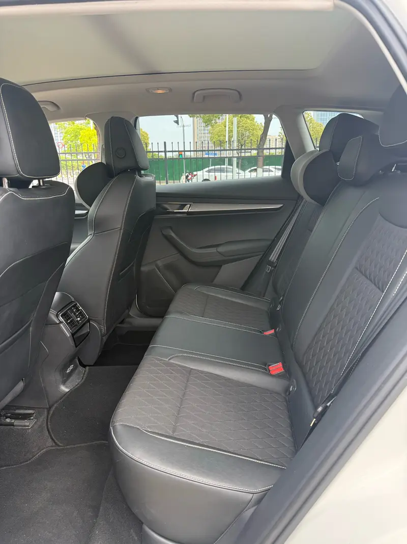 Skoda Karoq — фото 10