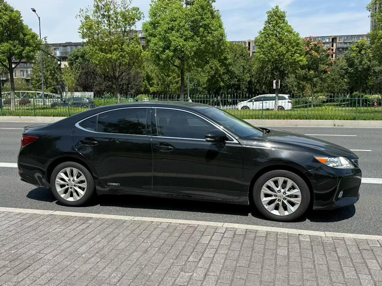 Lexus ES 2014 300h Elite