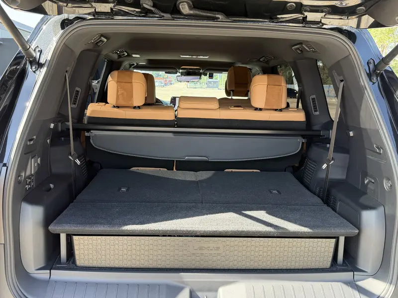 Lexus LX — фото 14