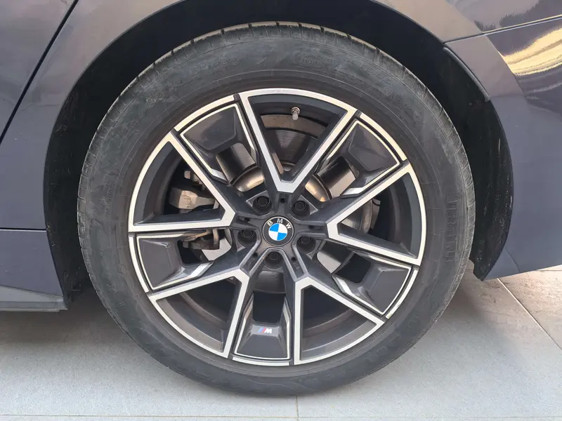 BMW i4 — фото 6