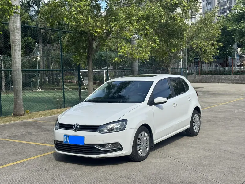 Volkswagen Polo 1.5 L AT