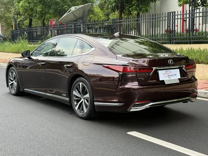 Lexus LS — фото 4