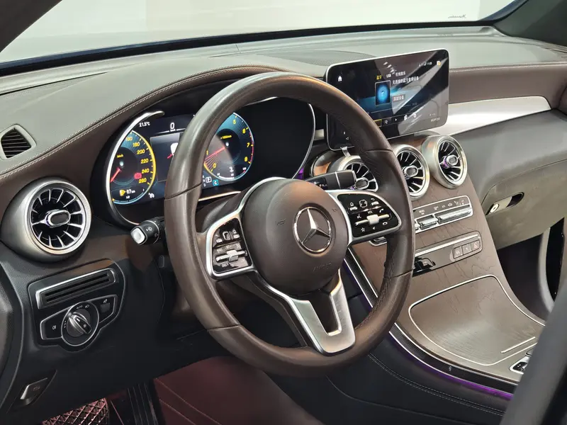 Mercedes-Benz GLC 300 L 4 MAT IC — фото 10