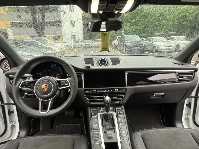 Porsche Macan 2.0 T — фото 7