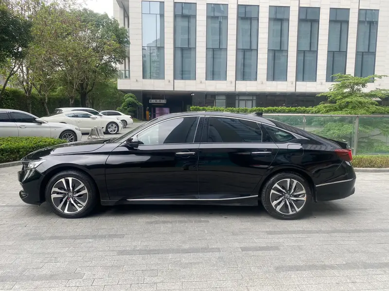 Honda Accord 2.0L — фото 4
