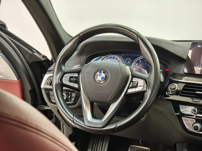 BMW 5 530 Li M Sport Package — фото 11