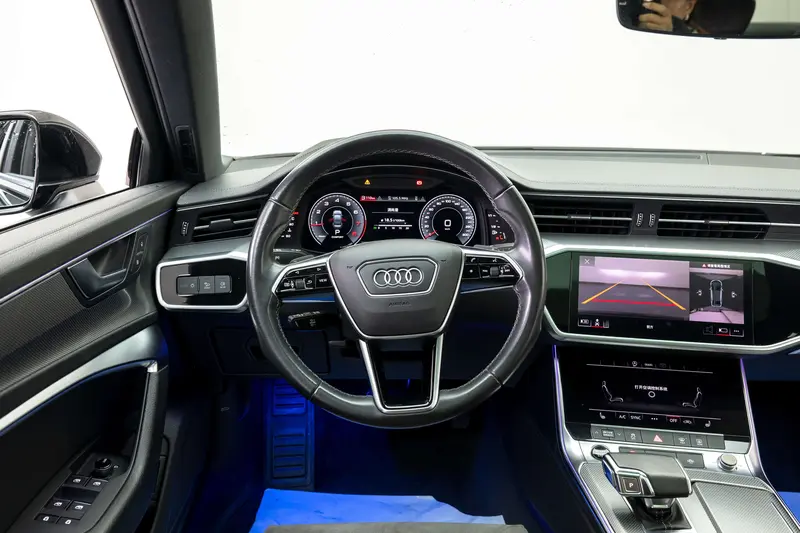 Audi A6L — фото 9