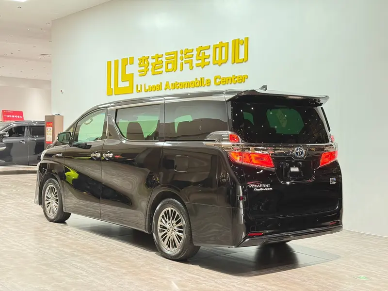 Toyota Vellfire — фото 5
